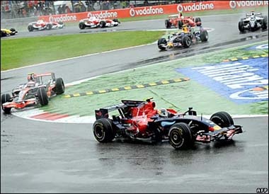 Vettel đi vào lịch sử, Massa bám sát Hamilton - 1